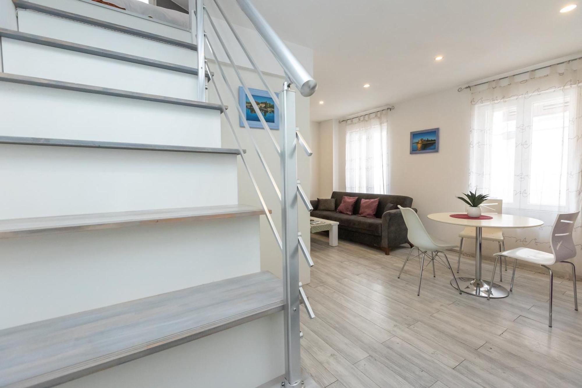 Alpha Loft 1br In Center *