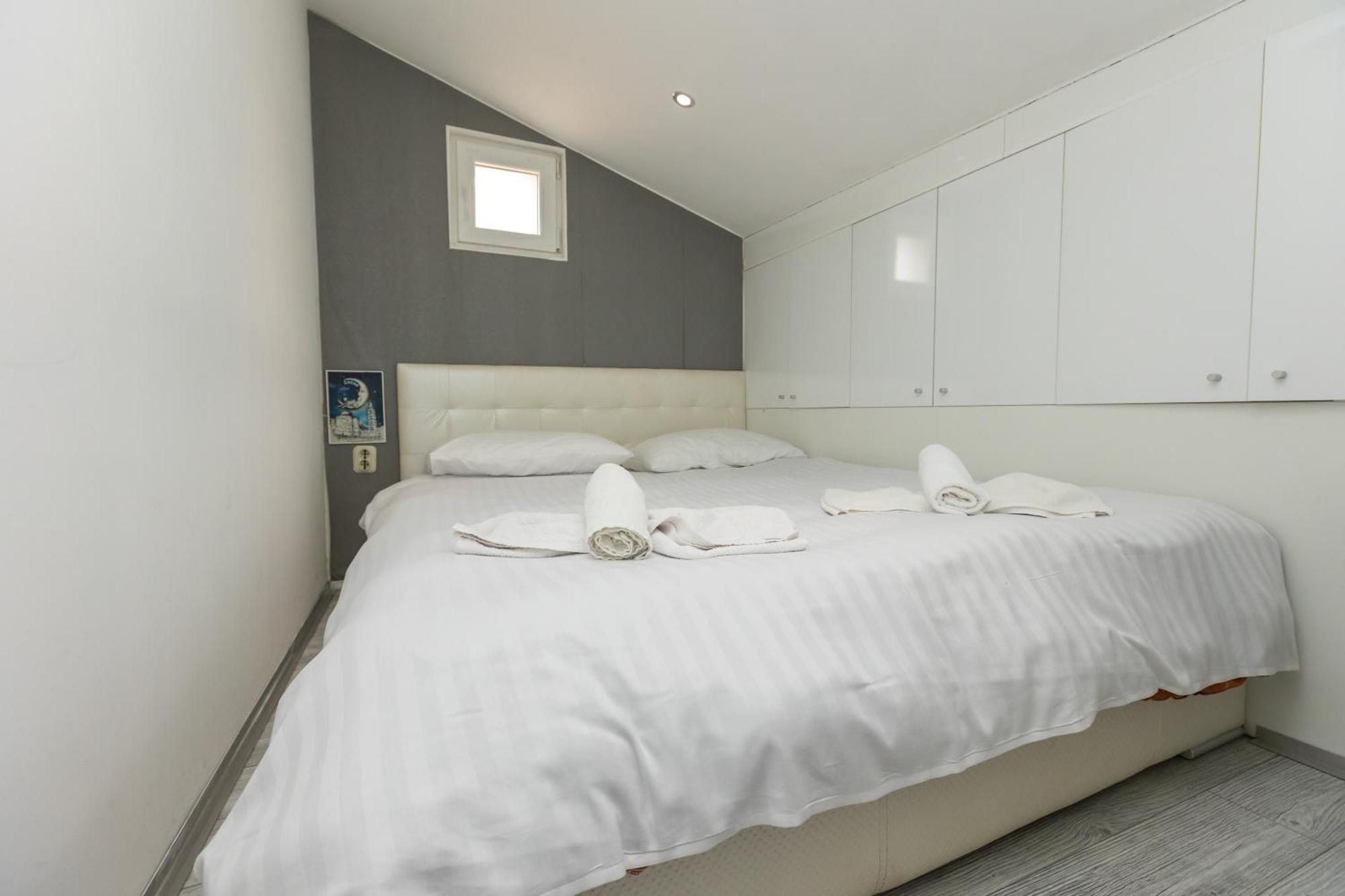 Alpha Loft 1br In Center Apartament *