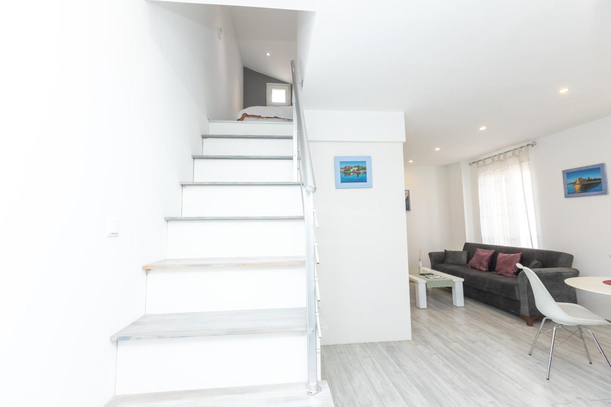 Alpha Loft 1br In Center Appartement *